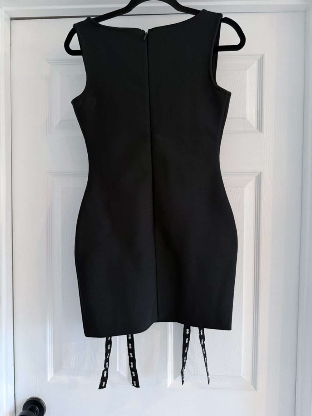 Black Hook & Eye Strap Bodycon Mini Dress M Revolve Style Night Out - Picture 3 of 8